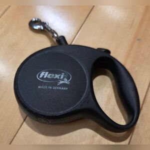 Flexi Black Retractable Dog Leash (XS)